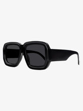 Retro Square Frame Wide Temple Sunglasses