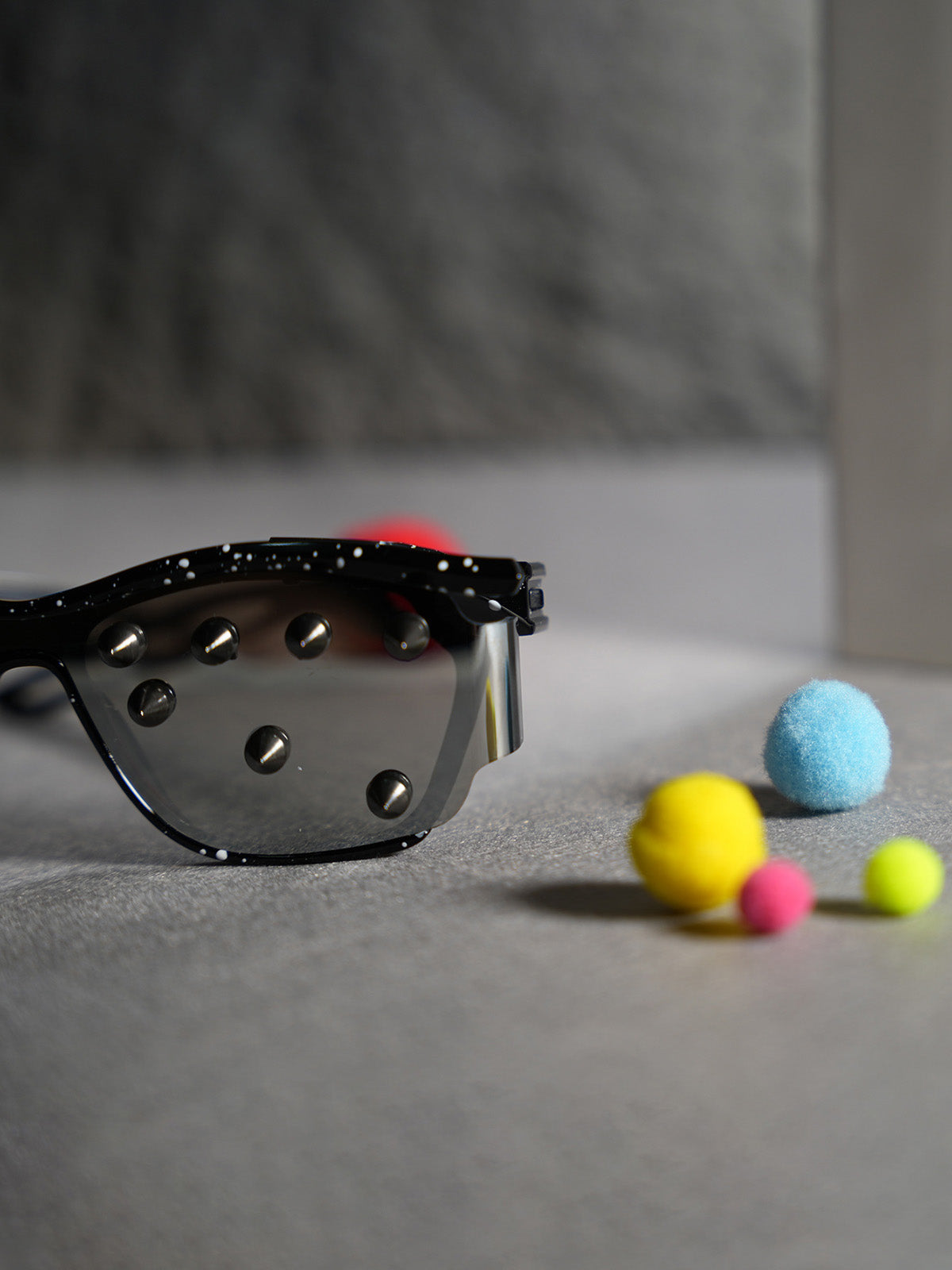 Streetwear Metal Rivet Curved Lens Glasses