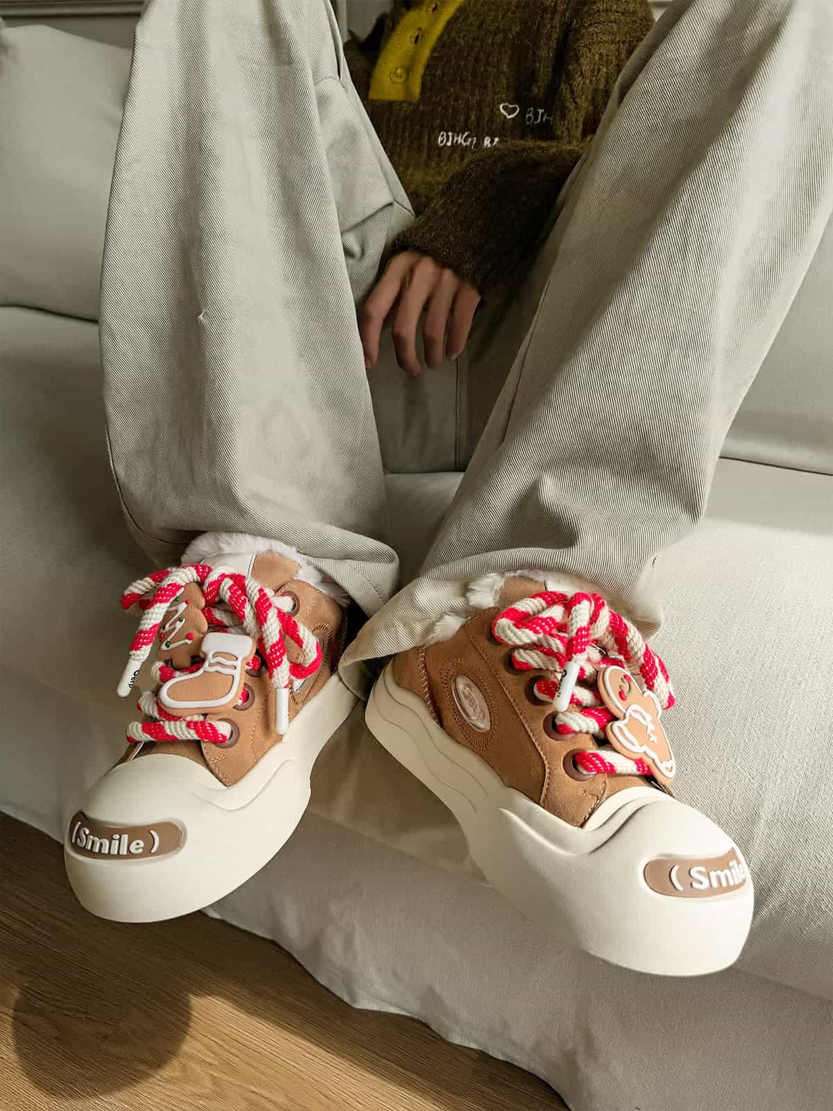 Street Chunky Velvet-Lined Canvas Sneakers