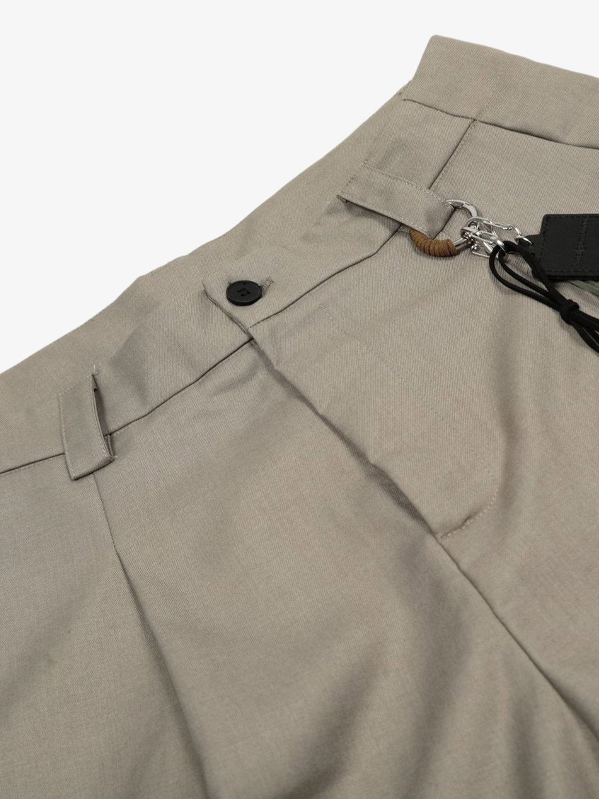 Deconstructed Pleated Pendant Casual Jorts