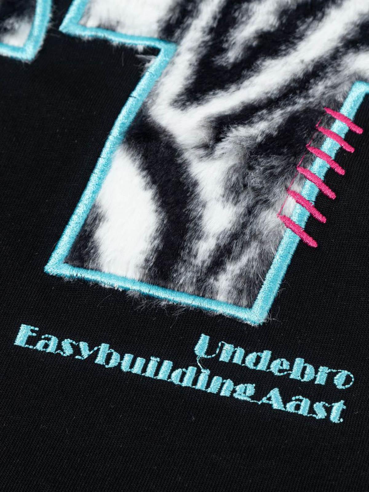Bold Zebra Print Graphic T-Shirt