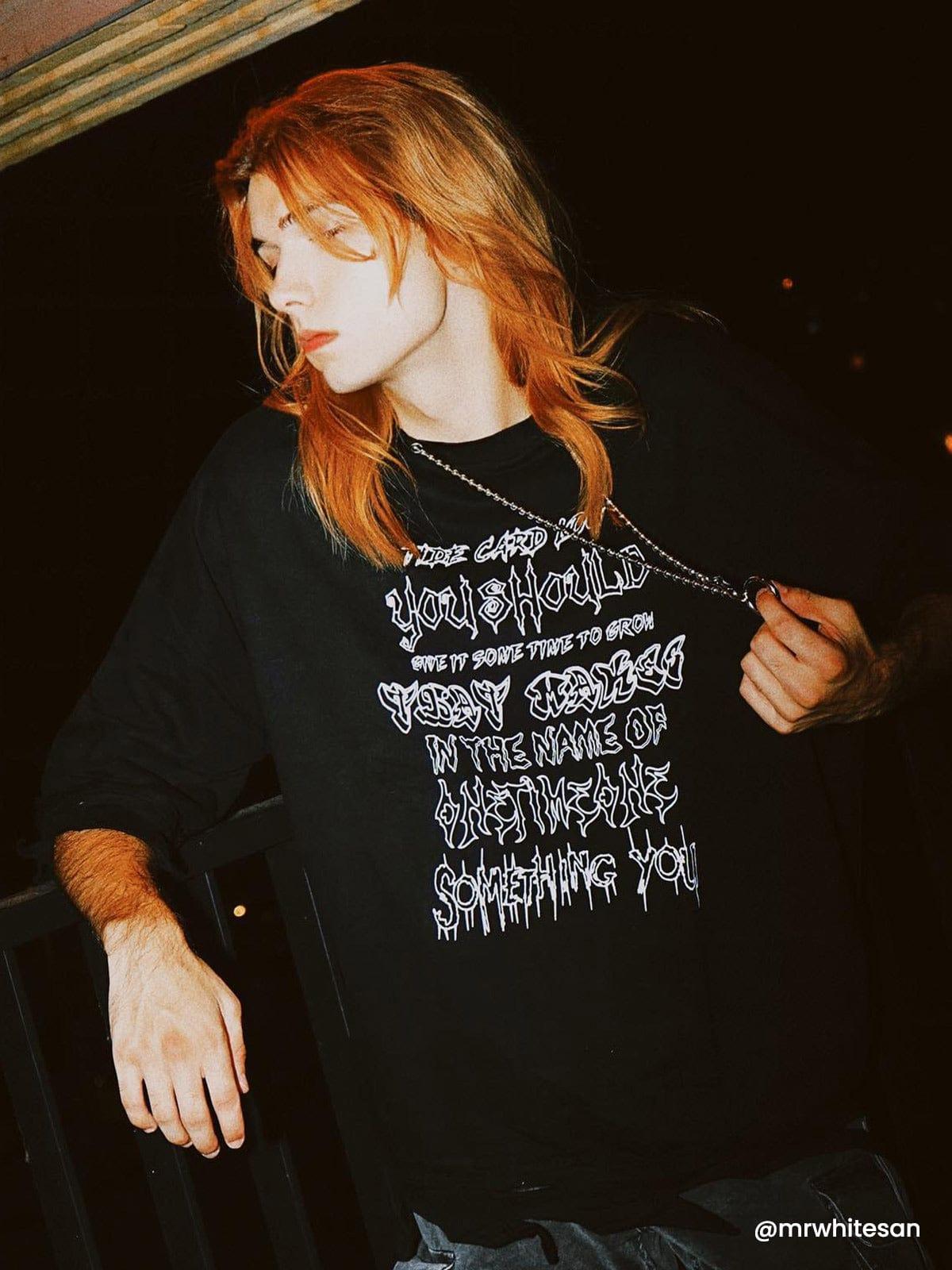 Chain Decoration Distressed Tee