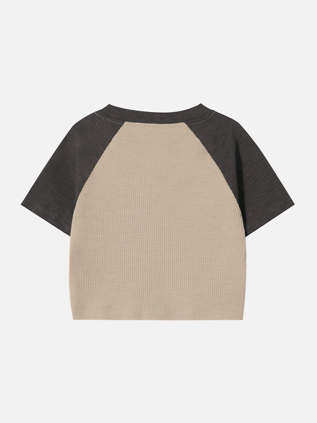 Contrast Castle Print Cropped Tee