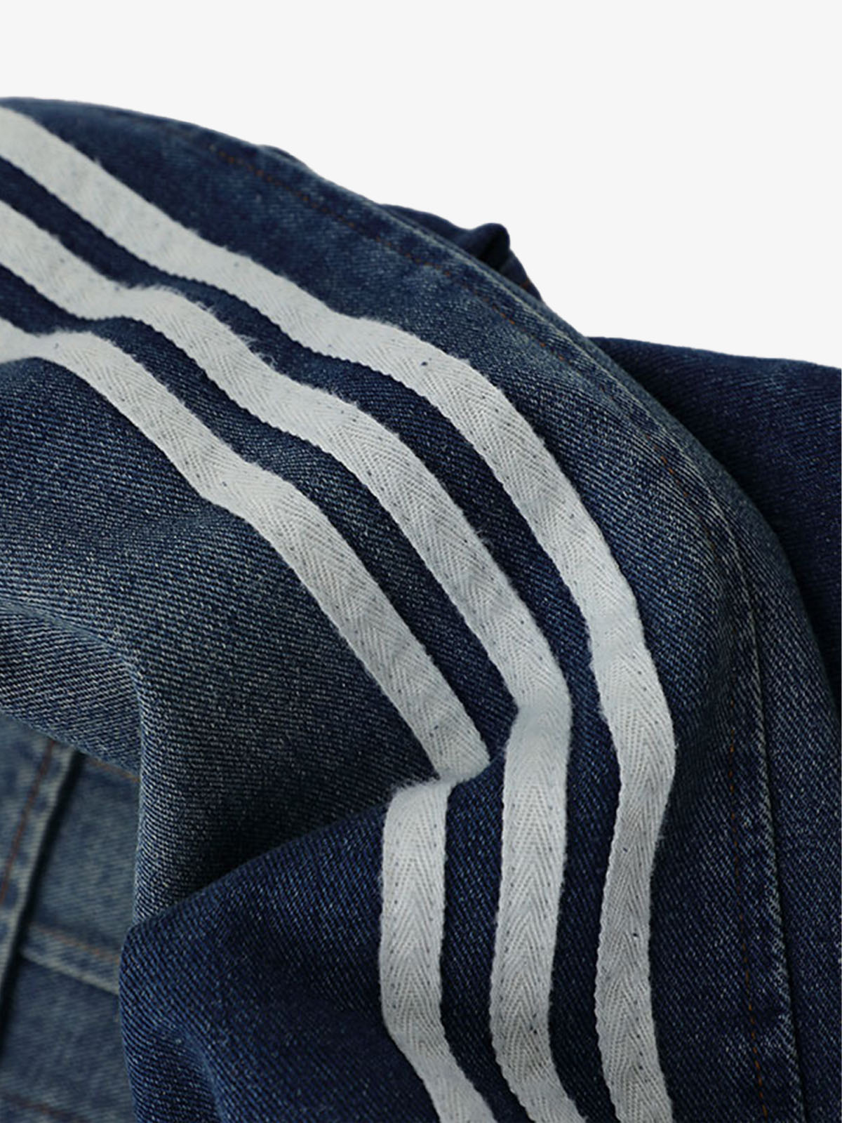 Retro Badge Embroidered Cropped Denim Jacket