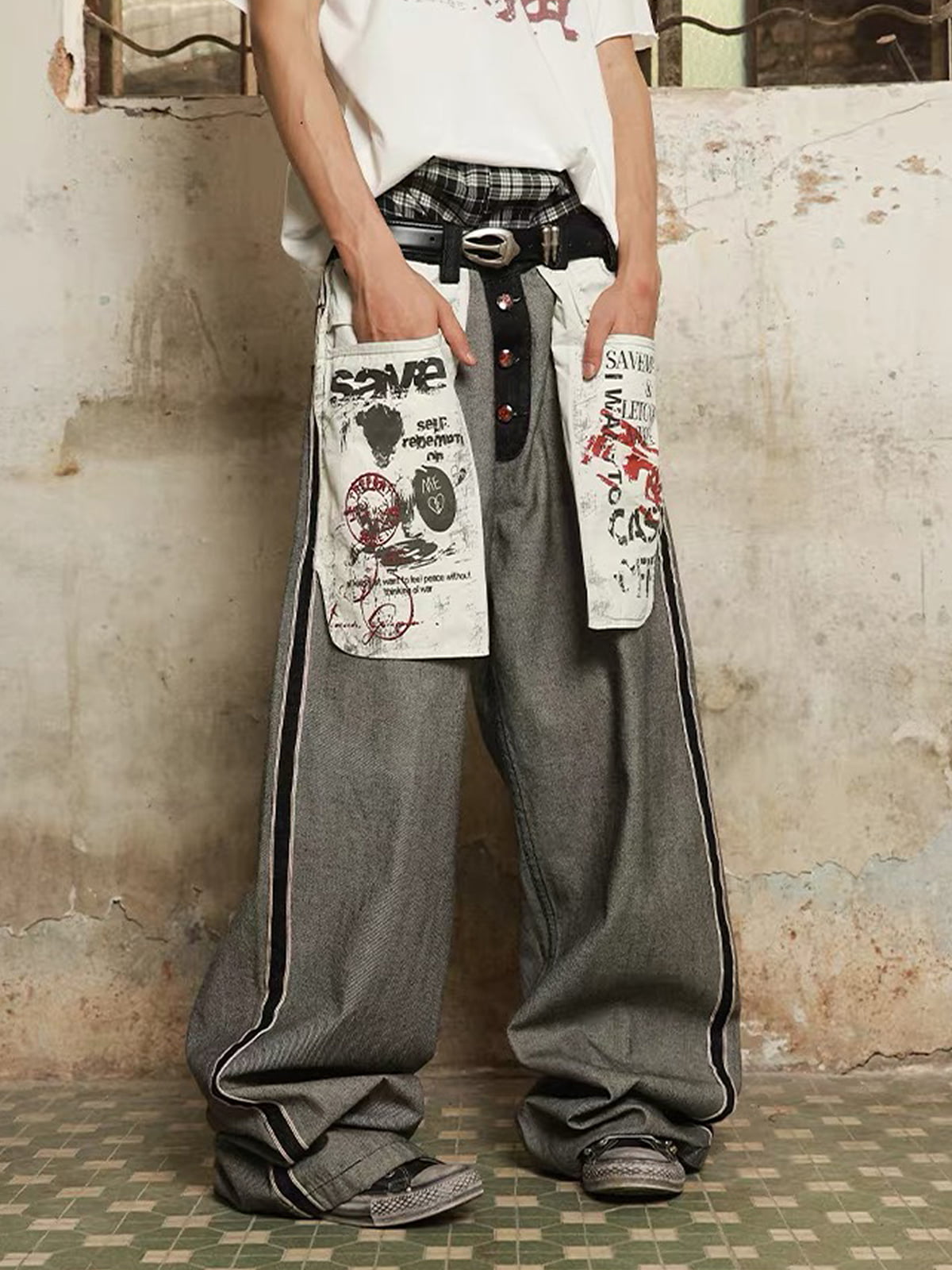Distressed Reverse Design Large Pocket Printed Jeans