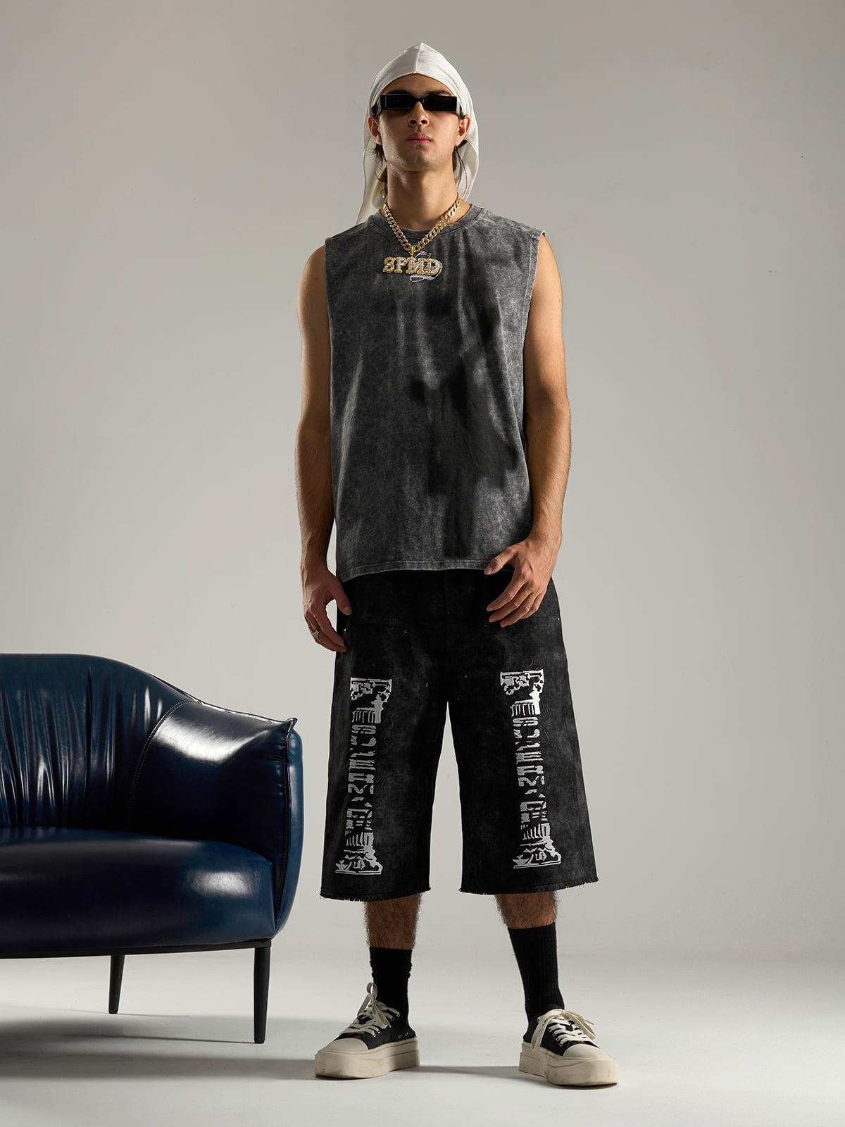 Roman Column Pattern Embroidered Jeans