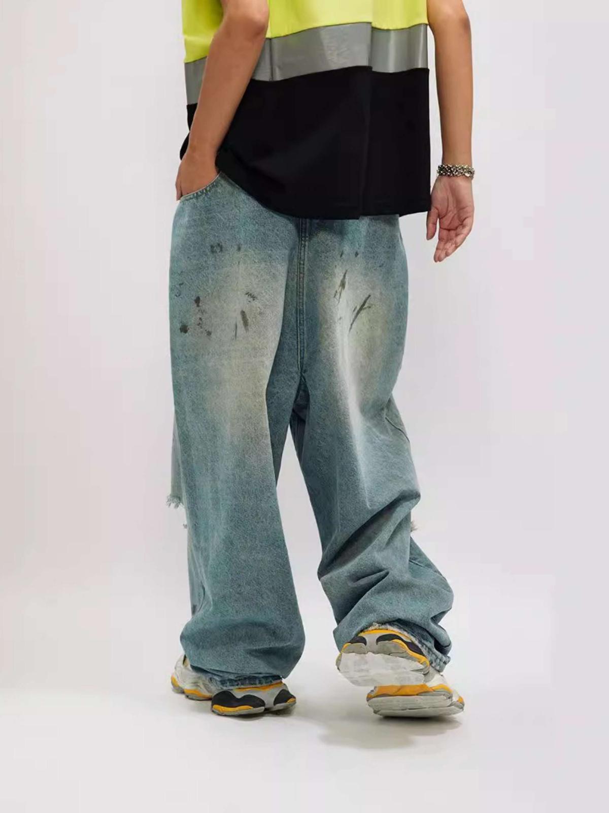 Reverse Pocket Ripped Jeans