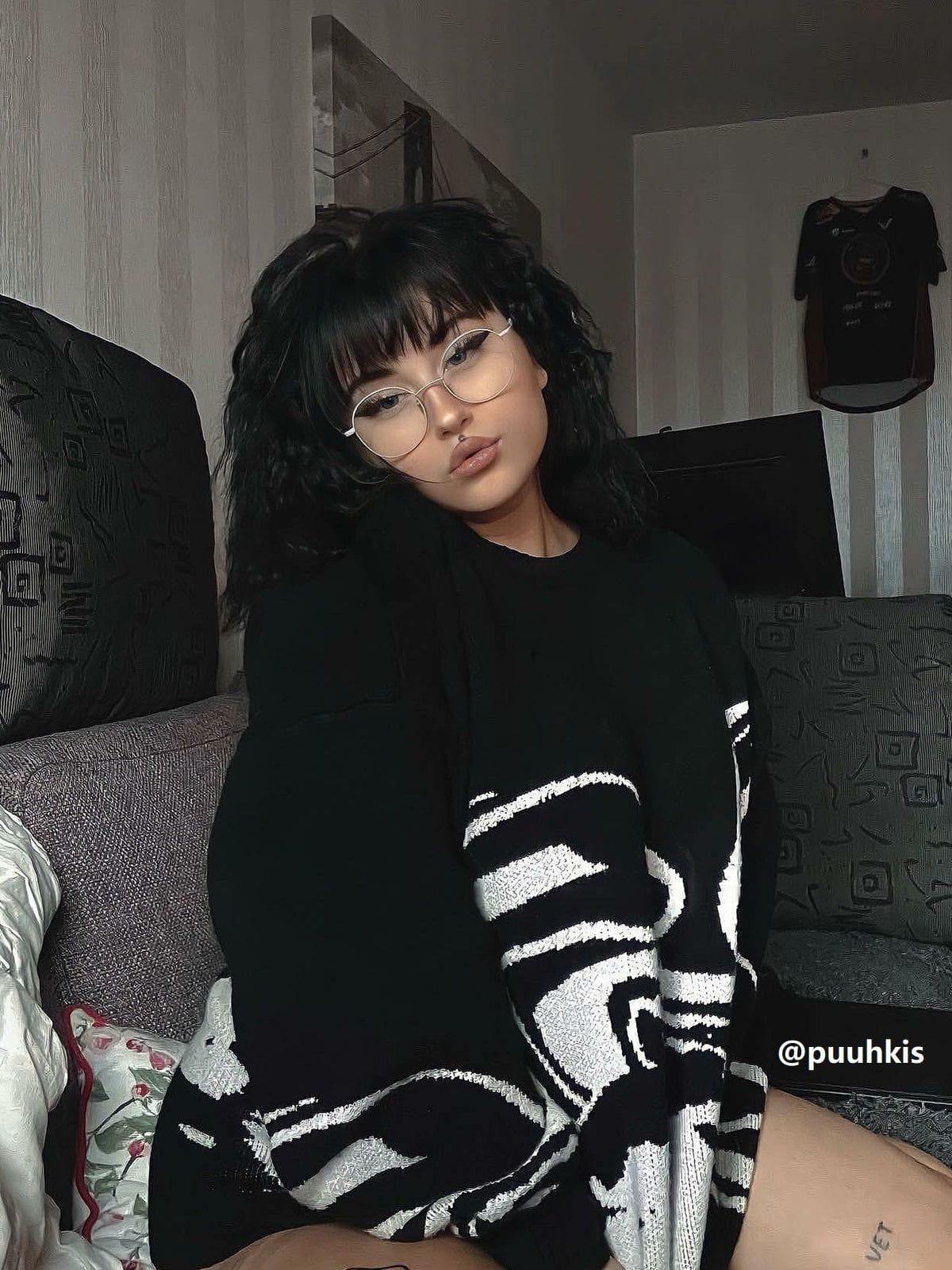 Skeleton Portrait Sweater