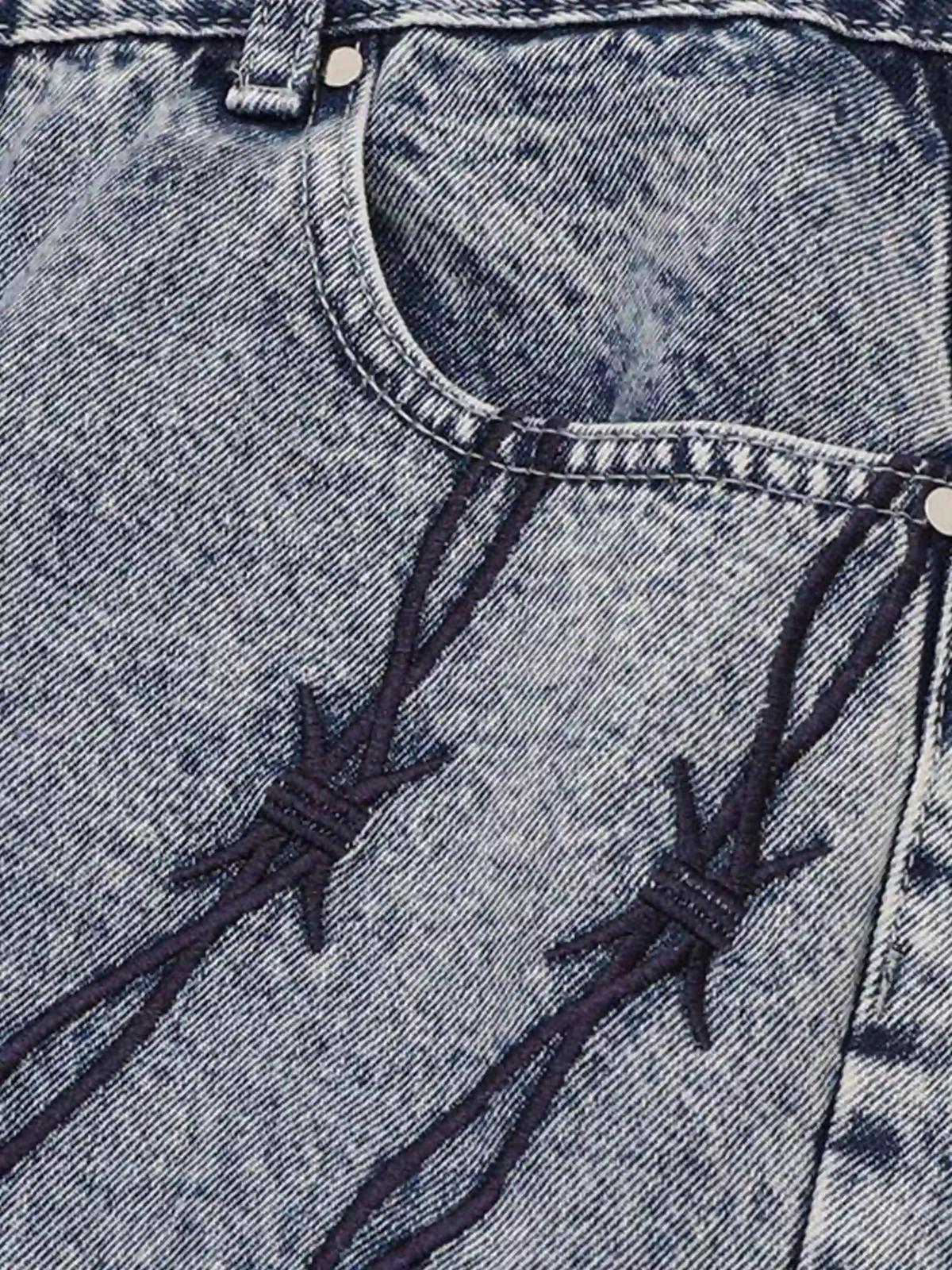 Thorn Chain Embroidered Jeans